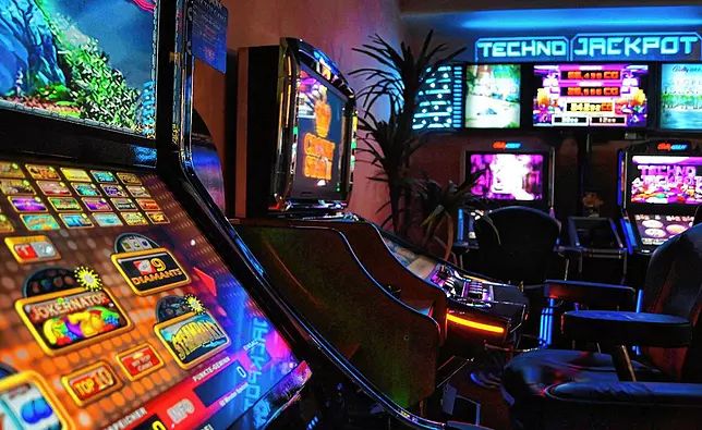پاکستان میں Slots 777 Party Login کا آن لائن کیسینو سیکشن کھولیں۔